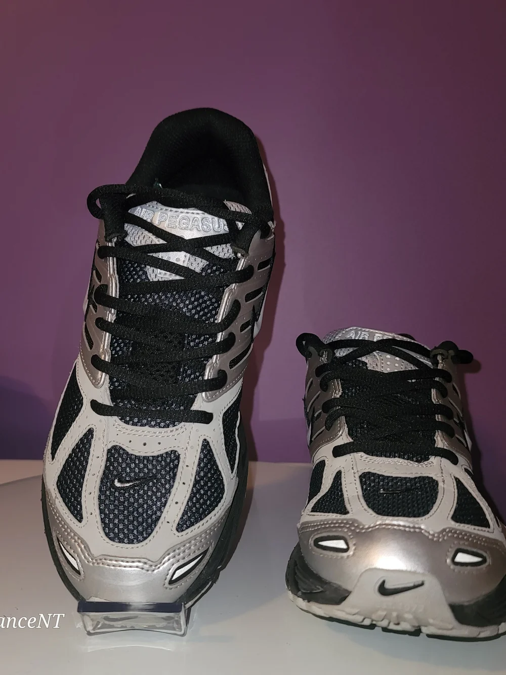 Nike Air Pegasus Metallic Silver and Black Running Sz: 7.5 Men's